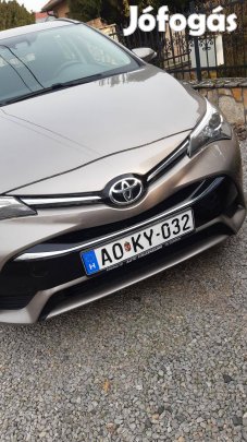 Toyota Avensis Touring Sports 2.0 D-4D Active T...