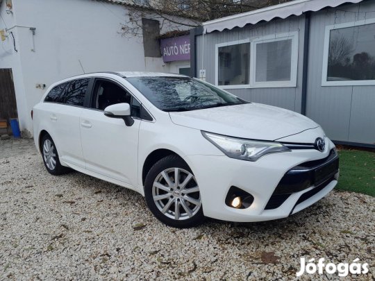 Toyota Avensis Touring Sports 2.0 D-4D Executiv...