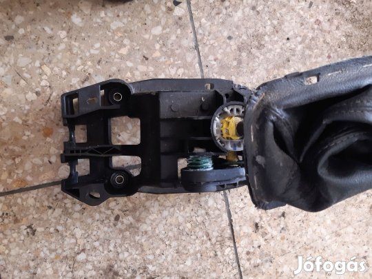 Toyota Avensis Váltó Kulissza