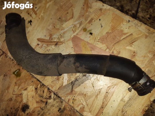 Toyota Avensis Vízcső