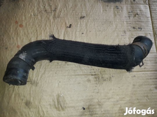 Toyota Avensis Vízcső