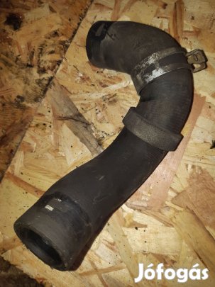 Toyota Avensis Vízcső