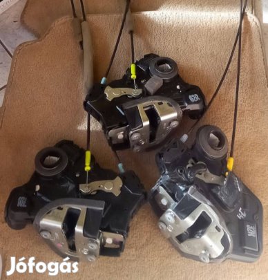 Toyota Avensis (T250) Zár szerkezet