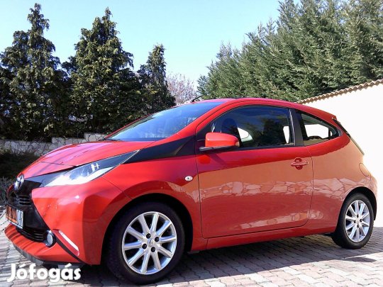 Toyota Aygo 1.0 x-play+touch x-shift (Automata)...