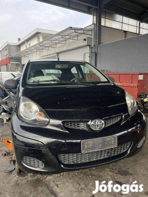 Toyota Aygo lökhárító,sárvédő,homlokfal,lámpák,motorháztető