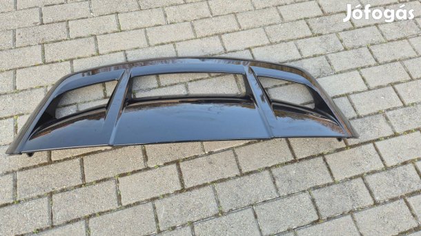 Toyota C-HR (2018-2022) gyári csomagtérajtó közép-spoiler/díszburkolt