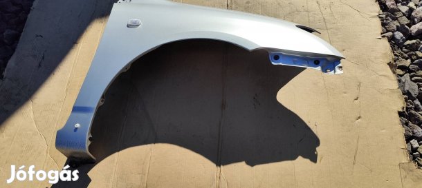 Toyota Corolla 1, 4 vvti jobb oldali sárvédő.