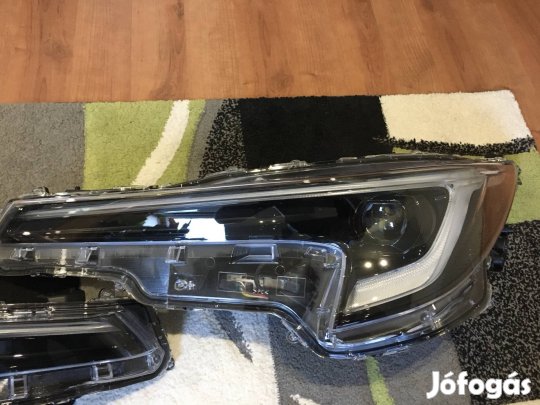 Toyota Corolla E210 bal első gyári fényszóró