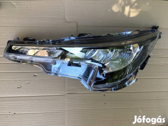 Toyota Corolla E210 bel első fenyszóró