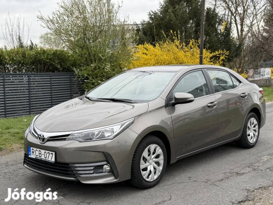 Toyota Corolla Sedan 1.6 Active Comfort 50th An...