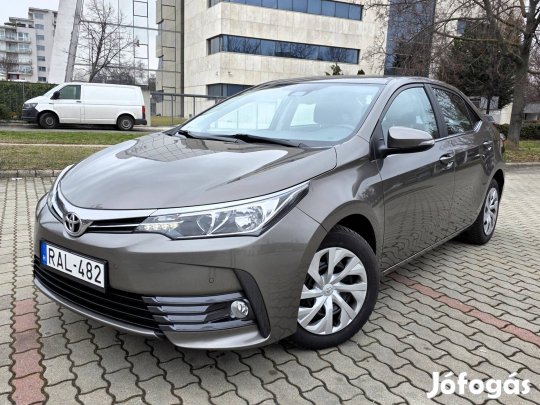Toyota Corolla Sedan 1.6 Active Trend /Magyaro-...