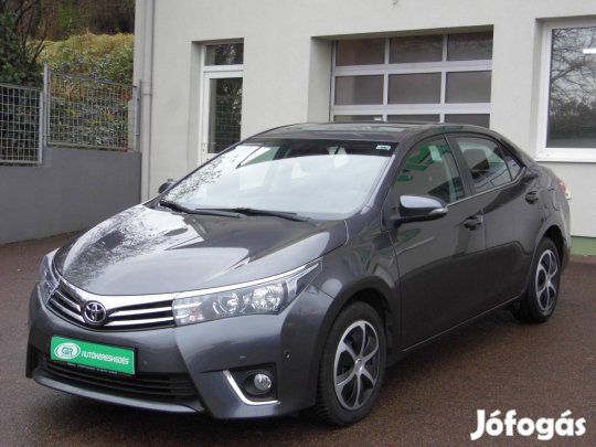 Toyota Corolla Sedan 1.6 Executive Navigáció-TE...