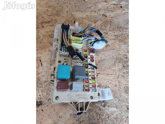 Toyota Corolla Verso ( 2005-2009) 2.2 D-4D Diesel Biztosíték Tábla