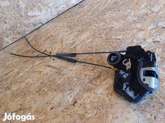 Toyota Corolla Verso ( 2005-2009) Bal Hátsó Ajtó Központizár