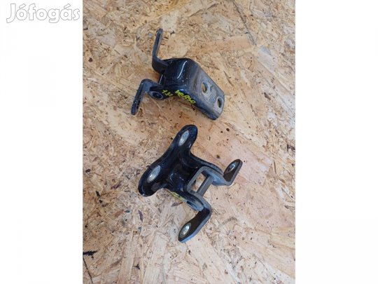 Toyota Corolla Verso ( 2005-2009) Jobb Hátsó Ajtó Zsanér Pár