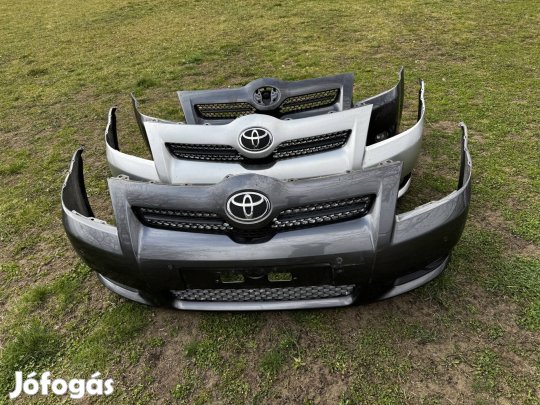 Toyota Corolla Verso első lökhárítók