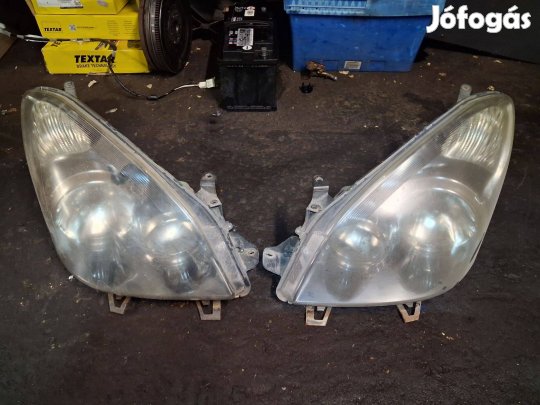 Toyota Corolla Verso fényszórók 2007-től "facelift"