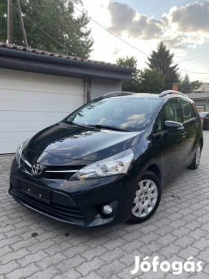 Toyota Corolla Verso két személyes!