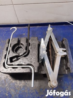 Toyota Corolla (E15) 06-13 Emelő Szett