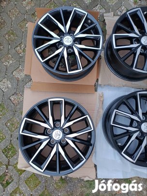 Toyota Corolla gyári r17' alufelni garnitúra szenzorral
