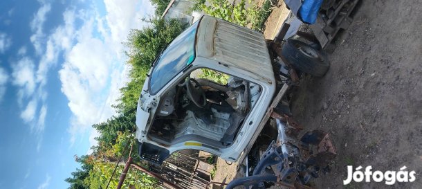 Toyota Dyna jó állapotú fülke eladó. 