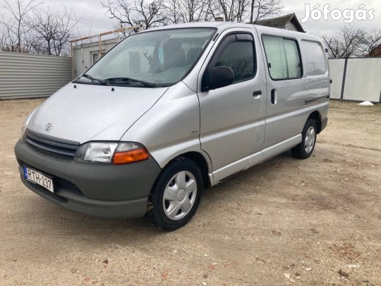 Toyota Hiace 2.5 D4D pompa auto , halottas auto