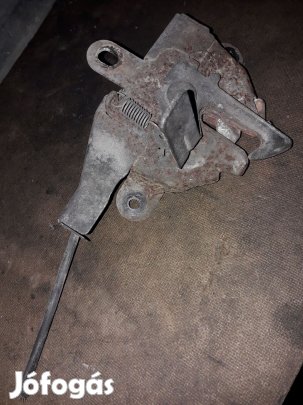 Toyota Hiace Motorháztető Zárszerkezet