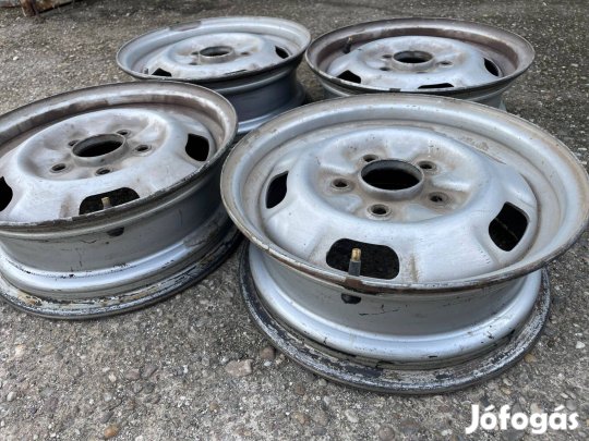 Toyota Hiace lemez felni garnitúra