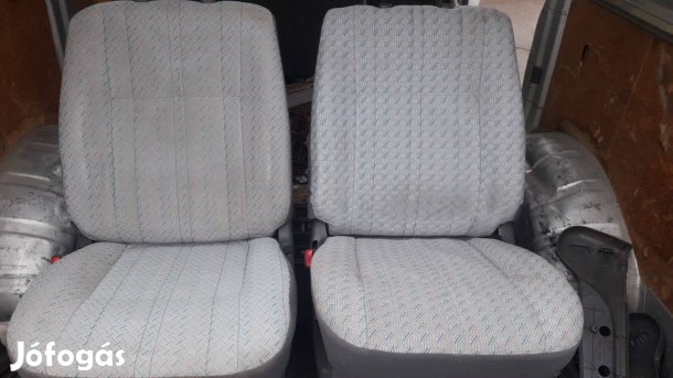 Toyota Hiace vezető ülés 99-2005 között gyártottba felújított