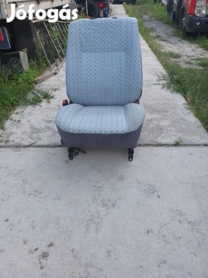 Toyota Hiace vezetőülés 