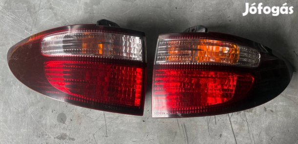 Toyota Previa hátsó lámpa