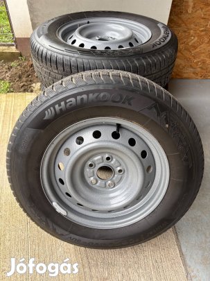 Toyota Rav4 lemezfelni, téli gumival