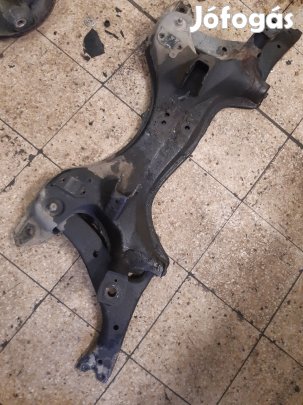 Toyota Rav 4 00-05 Első Bölcső + Lengőkar