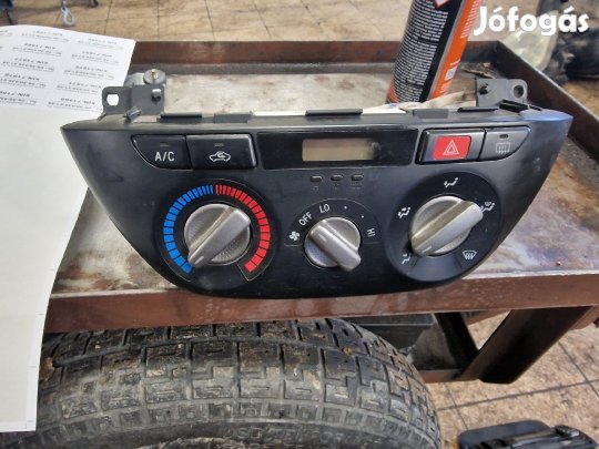 Toyota Rav 4 00-05 Fűtéskapcsoló