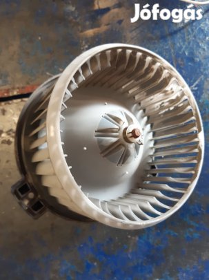 Toyota Rav 4 00-05 Fűtőmotor