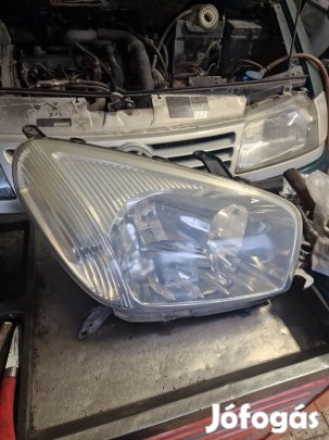 Toyota Rav 4 00-05 Jobb Első Lámpa / Fényszóró
