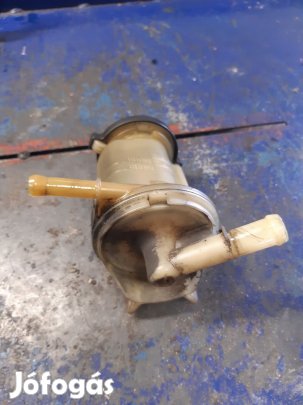 Toyota Rav 4 00-05 Szervó Olaj Tartály