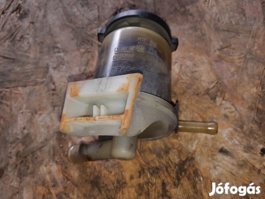 Toyota Rav 4 00-05 Szervó Olaj Tartály