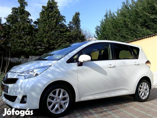 Toyota Verso-S Verso S 1.33 VVT-i Karambolmente...