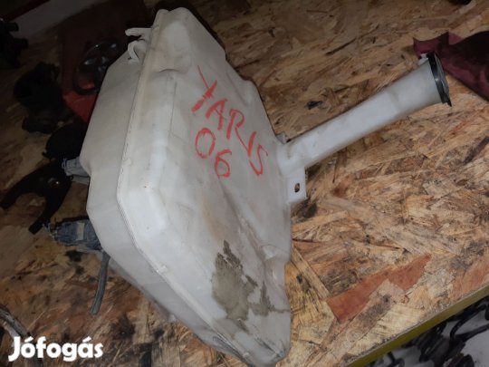 Toyota Yaris 05-10 Ablakmosó Tartály