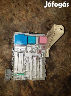 Toyota Yaris 05-10 Biztosítéktábla / Relé Tábla