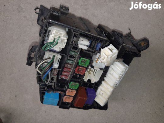 Toyota Yaris 05-10 Biztosítéktábla / Relé Tábla