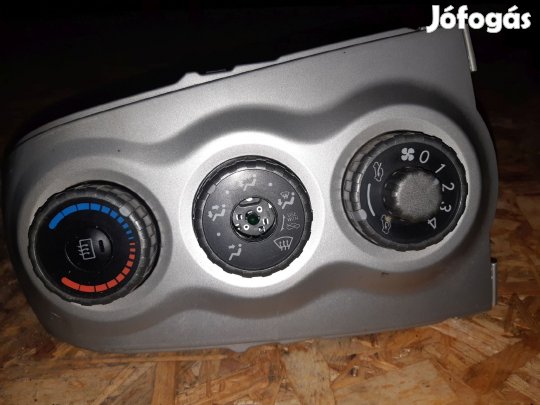 Toyota Yaris 05-10 Fűtéskapcsoló