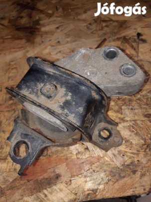 Toyota Yaris 05-10 Motortartó Bak