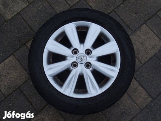 Toyota Yaris 15" 4x100 ET45 gyári alufelni 185/60R15 nyárigumi 8mm