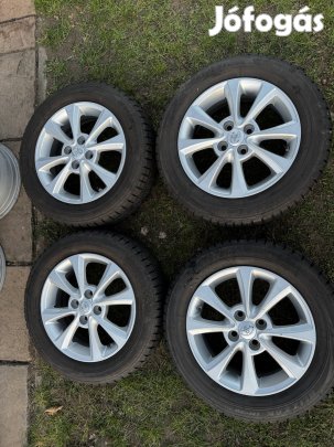Toyota Yaris 15"-os gyári alufelni