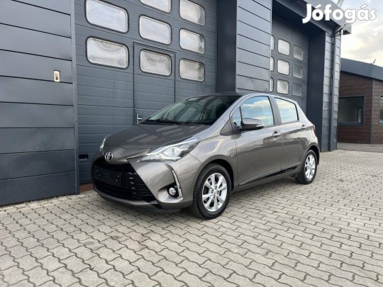 Toyota Yaris 1.0 VVT-i Trend Comfort Szervizkön...