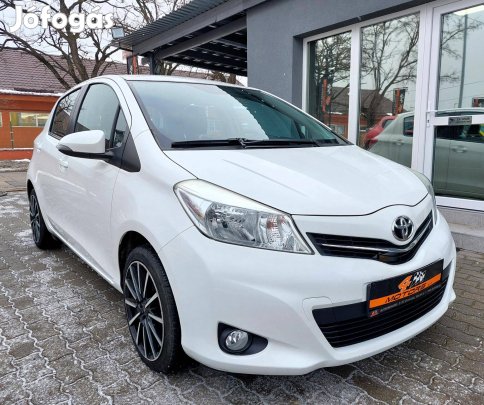 Toyota Yaris 1.33 Active+Cool Vezetett Szervizk...