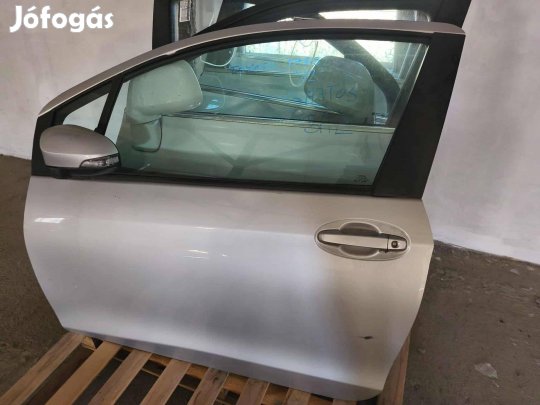 Toyota Yaris 2011-2015 3 ajtós (XP130/XP150) bal , jobb ajtó