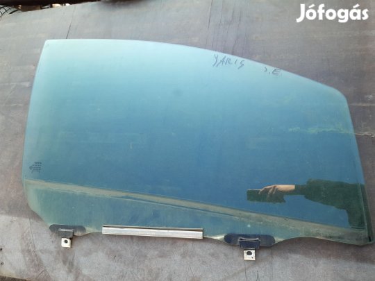 Toyota Yaris 98-05 Jobb Első Lejáró Ablaküveg